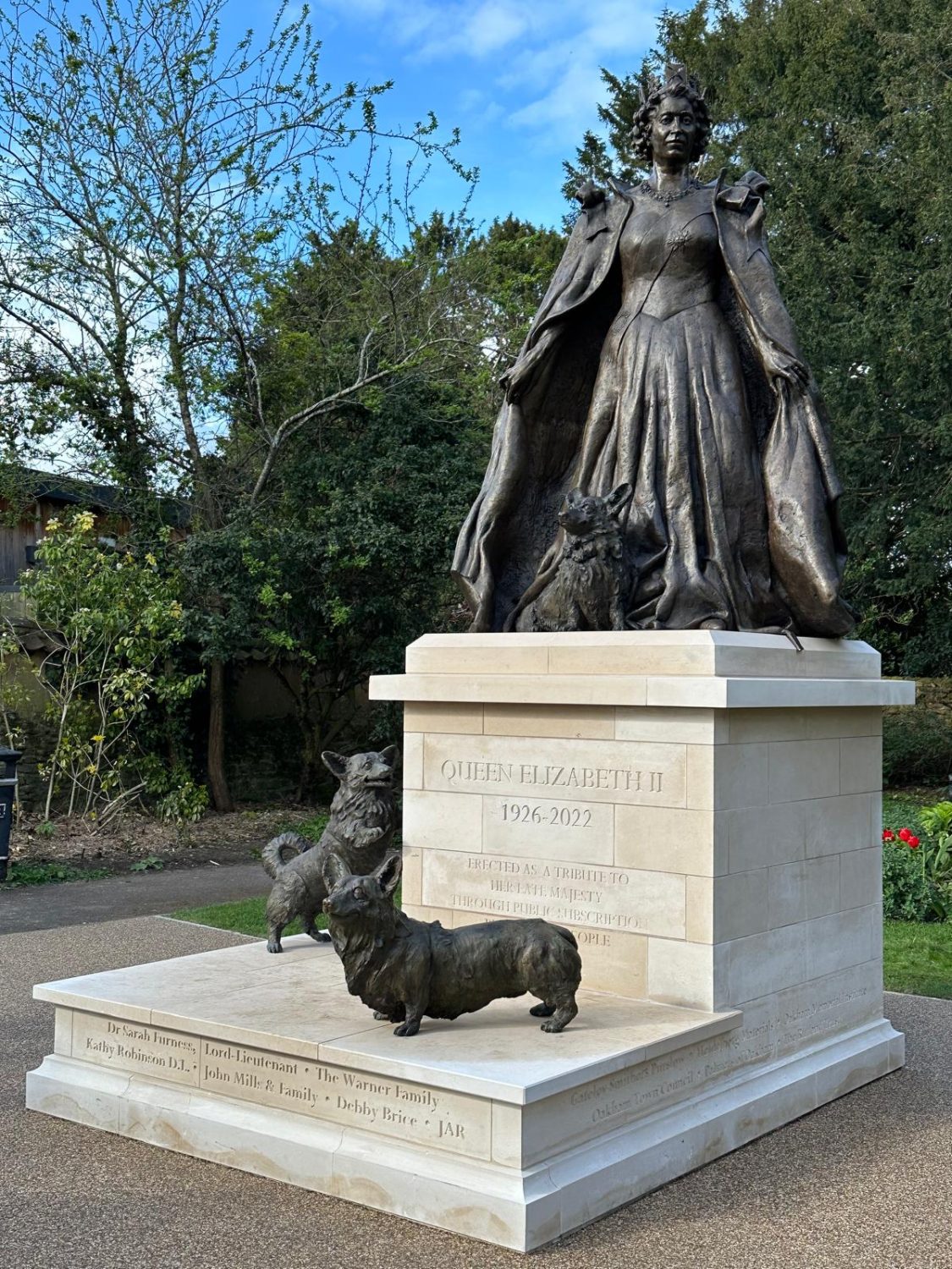 Sunday 21 April 2024 unveiling of 7ft bronze monument in memory of Queen Elizabeth II